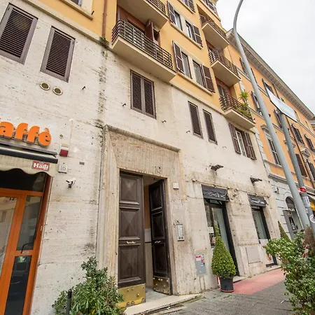 Refuge On Piazza Re Di Roma -Holiday Home-3