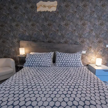 Refuge On Piazza Re Di Roma -Holiday Home-2